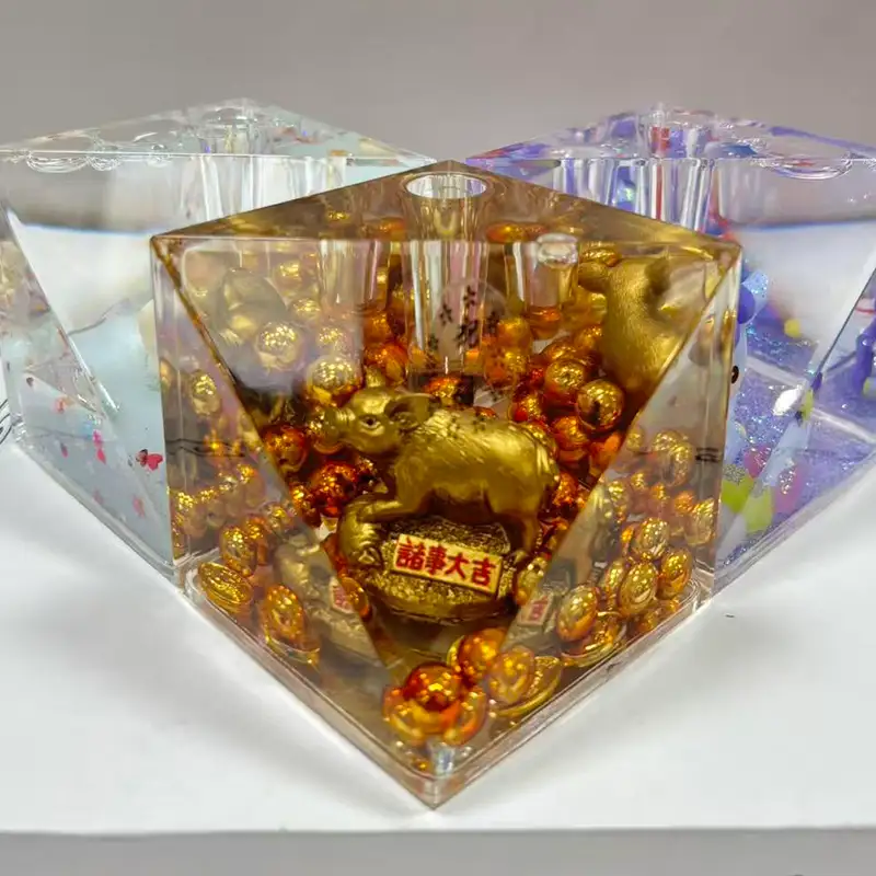Slanted Square Liquid Desk Decoration